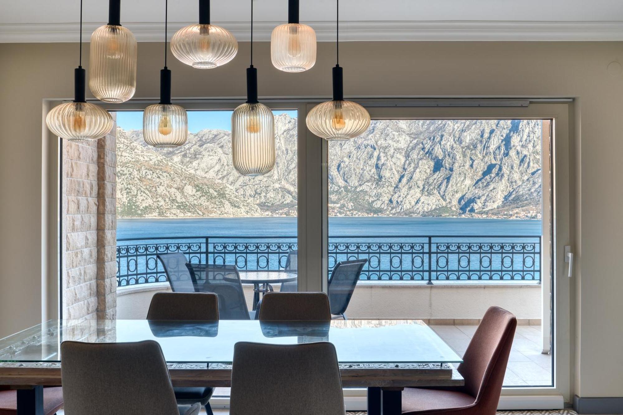 Luxurious 3-Bedroom Apartment By Mn Property コトル エクステリア 写真