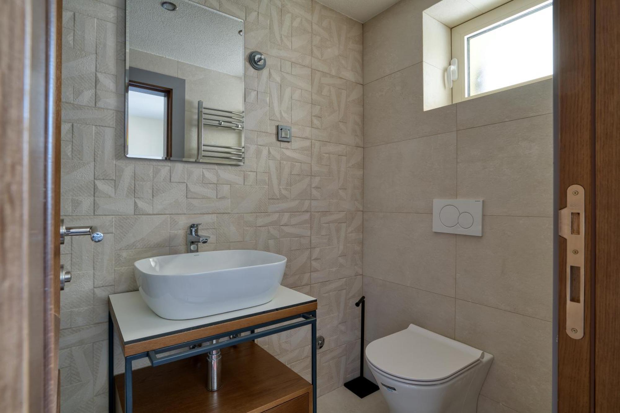 Luxurious 3-Bedroom Apartment By Mn Property コトル エクステリア 写真