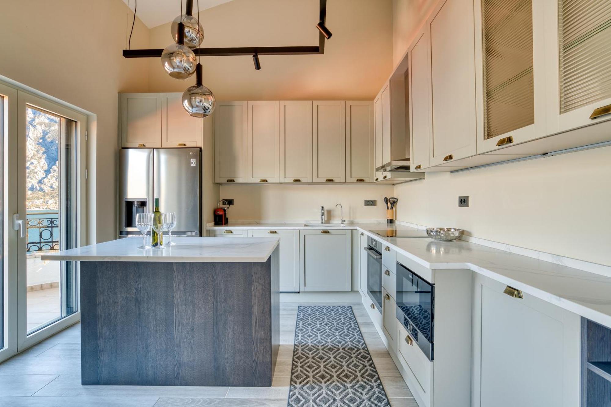 Luxurious 3-Bedroom Apartment By Mn Property コトル エクステリア 写真