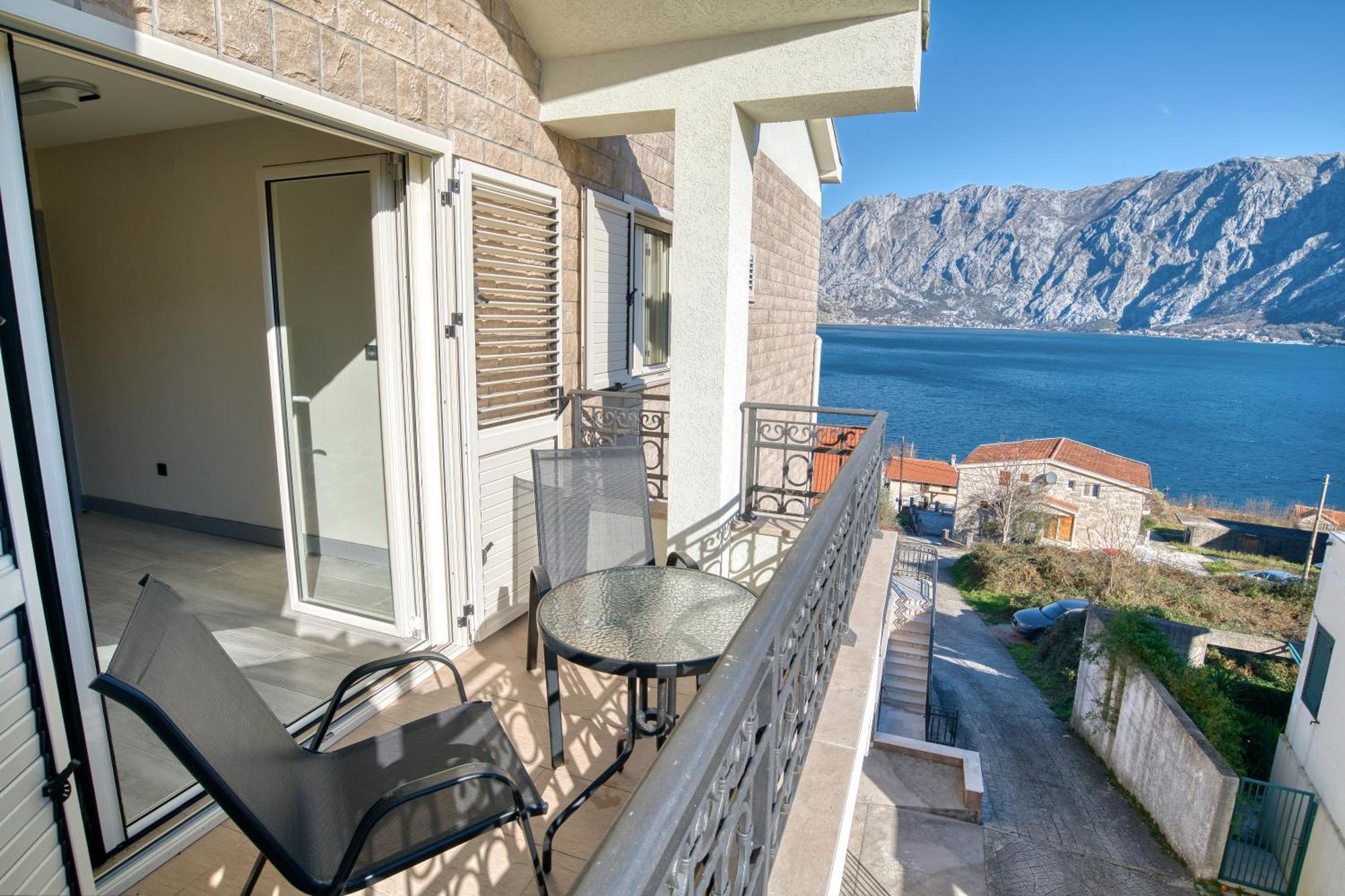 Luxurious 3-Bedroom Apartment By Mn Property コトル エクステリア 写真