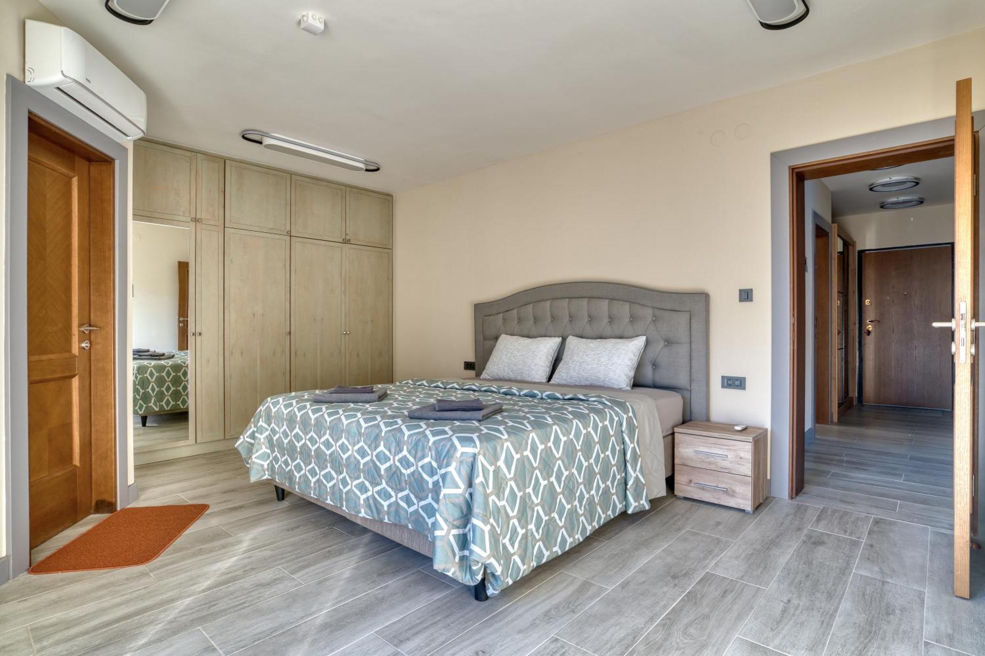 Luxurious 3-Bedroom Apartment By Mn Property コトル エクステリア 写真