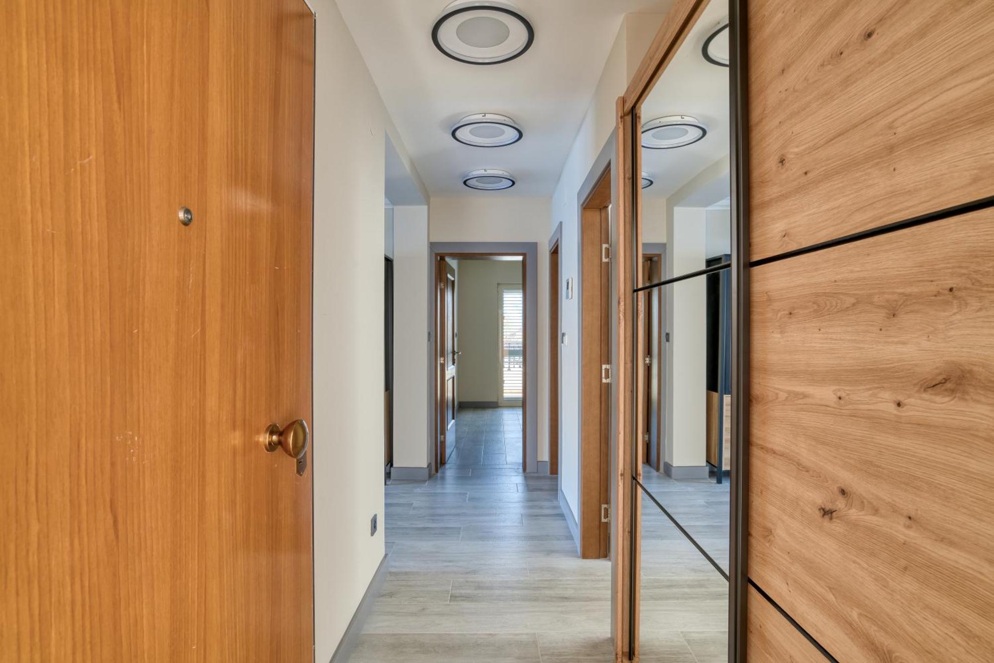 Luxurious 3-Bedroom Apartment By Mn Property コトル エクステリア 写真