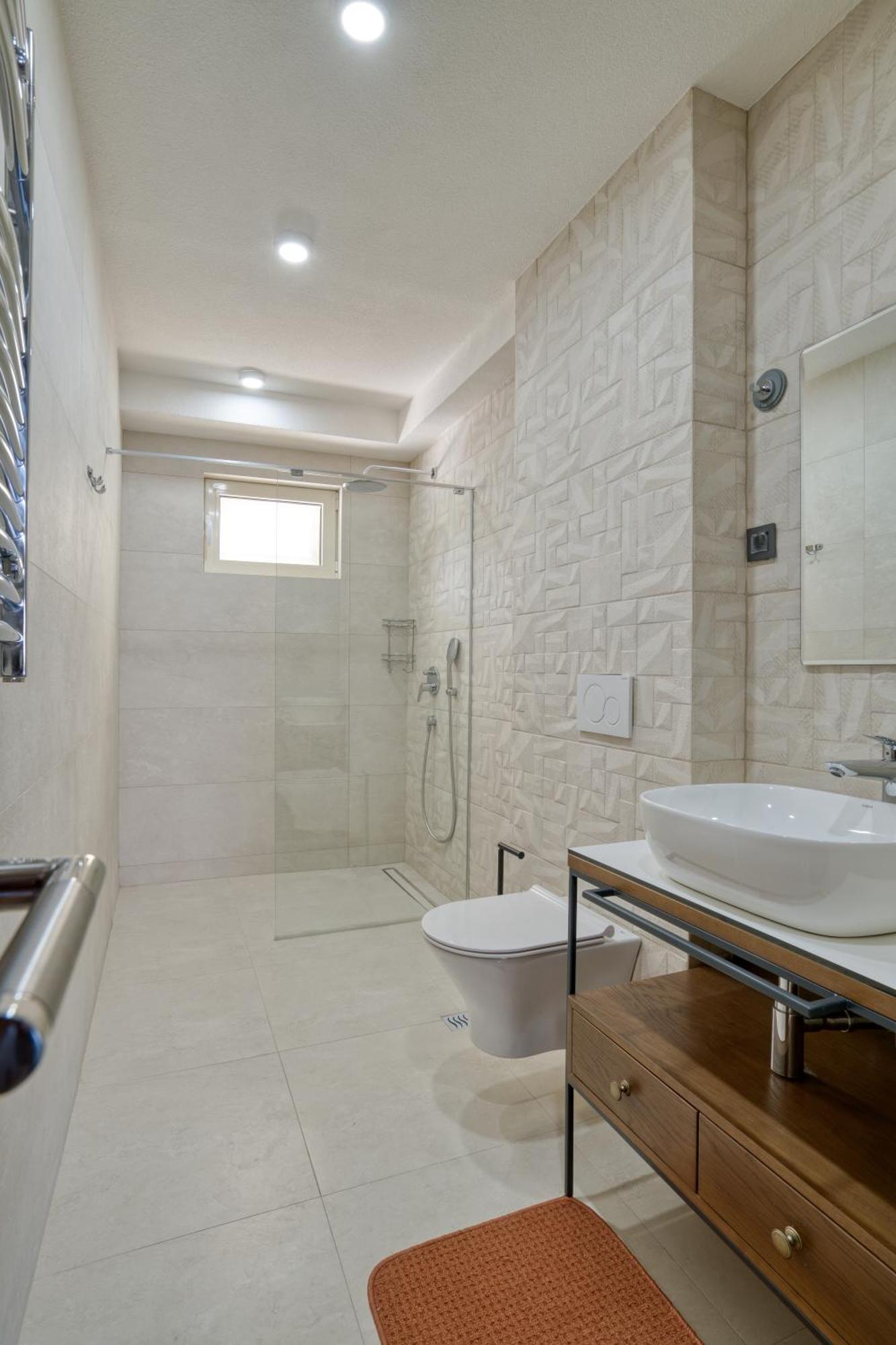 Luxurious 3-Bedroom Apartment By Mn Property コトル エクステリア 写真