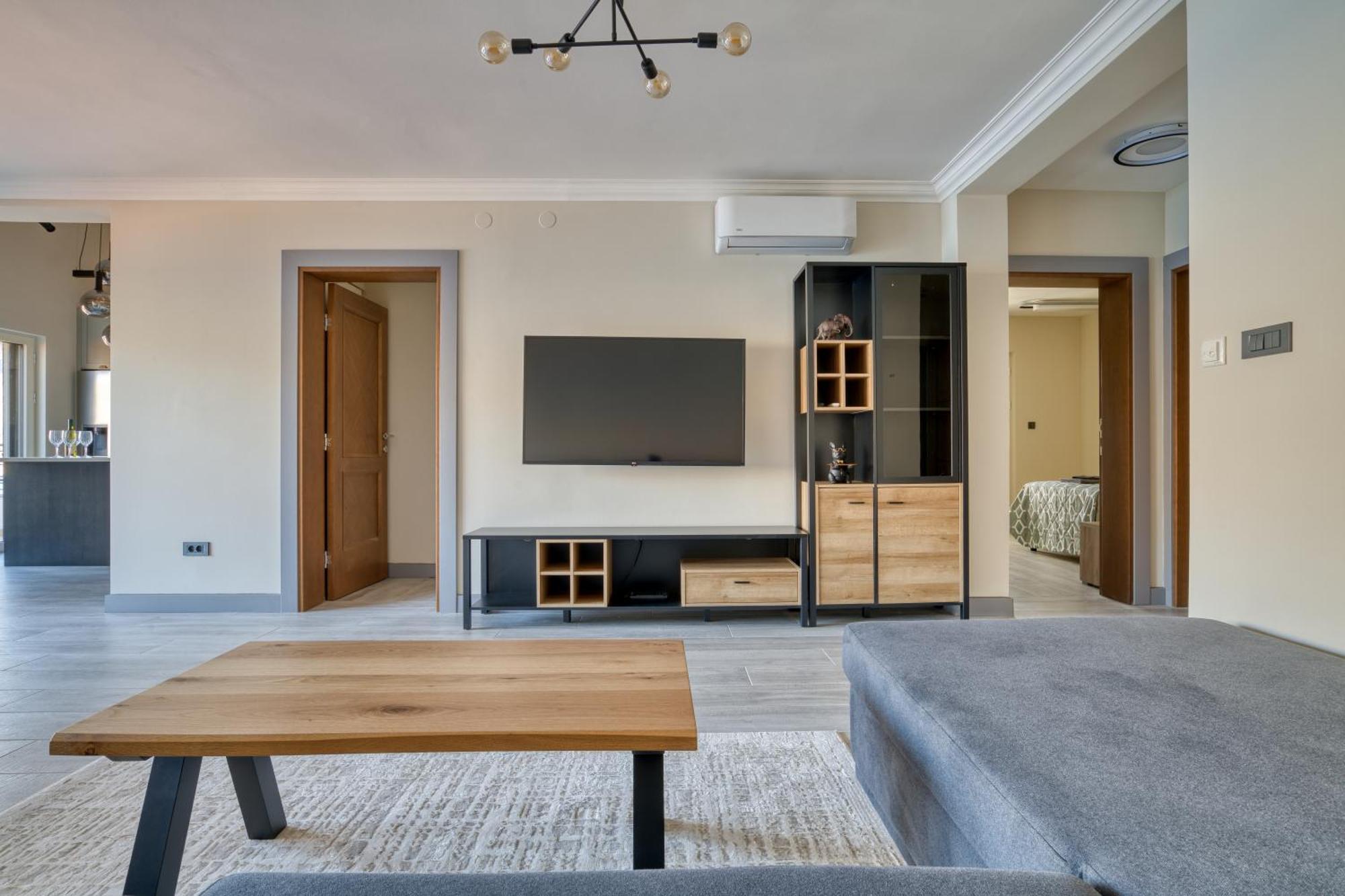 Luxurious 3-Bedroom Apartment By Mn Property コトル エクステリア 写真